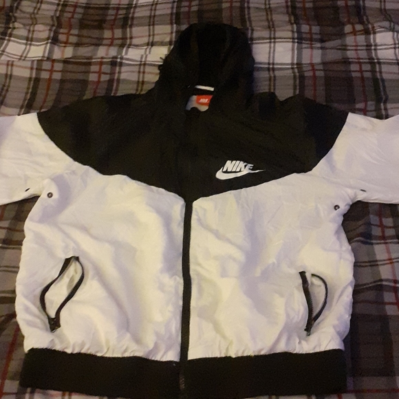 Nike Other - Nike Windbreaker